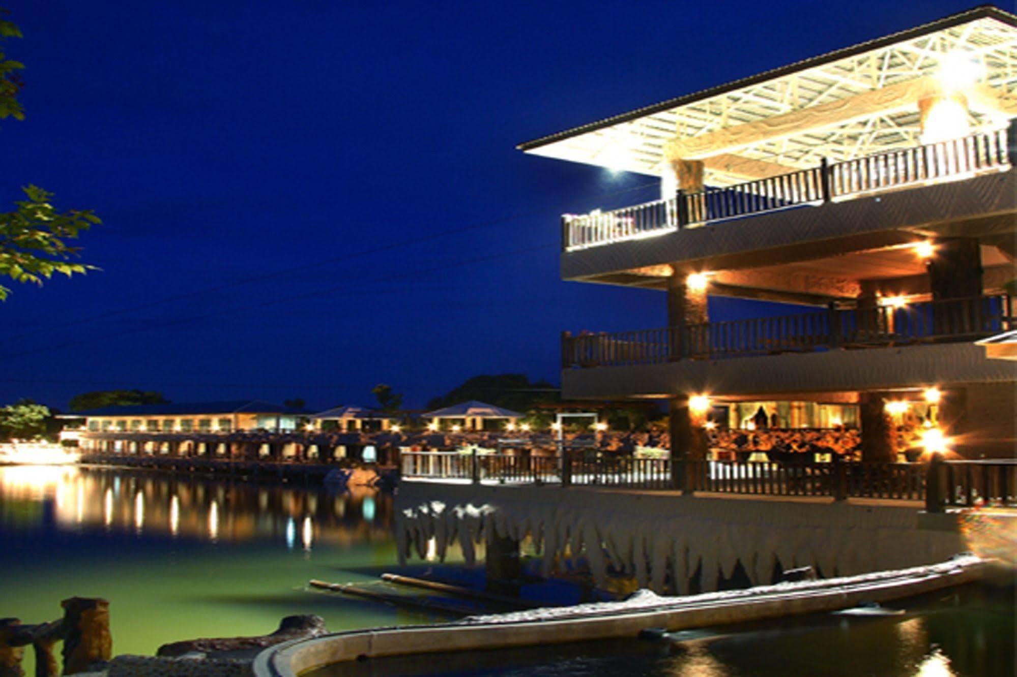 Chart Trip Resort Накхонратчасима Экстерьер фото