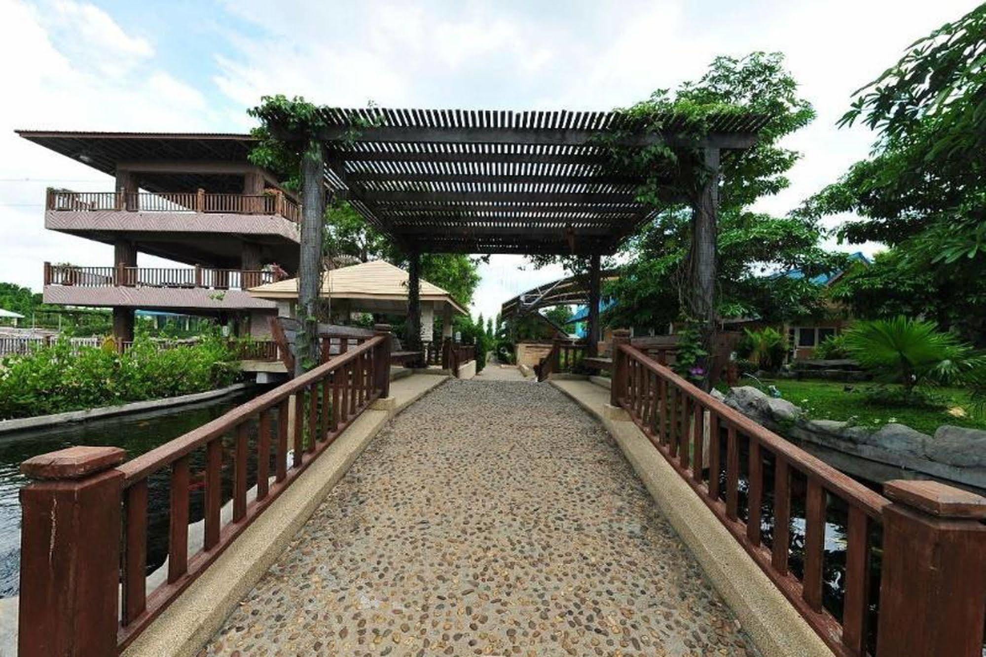 Chart Trip Resort Накхонратчасима Экстерьер фото