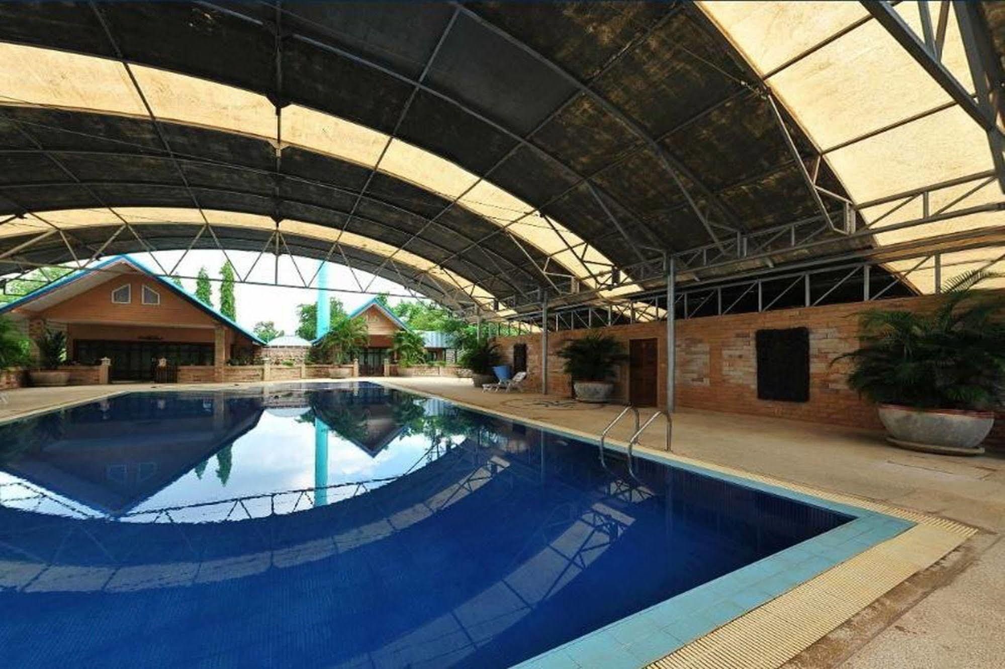Chart Trip Resort Накхонратчасима Экстерьер фото