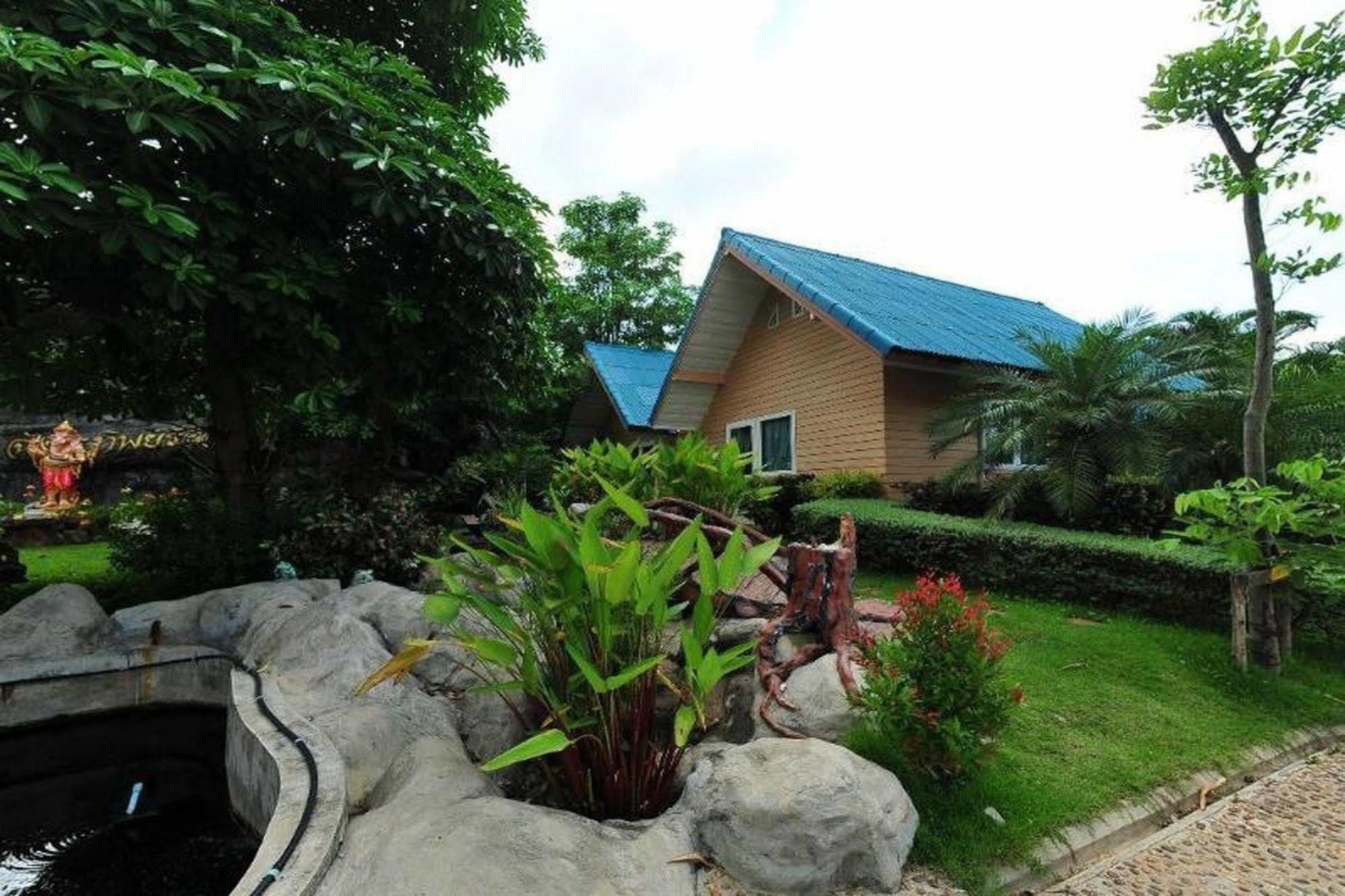 Chart Trip Resort Накхонратчасима Экстерьер фото